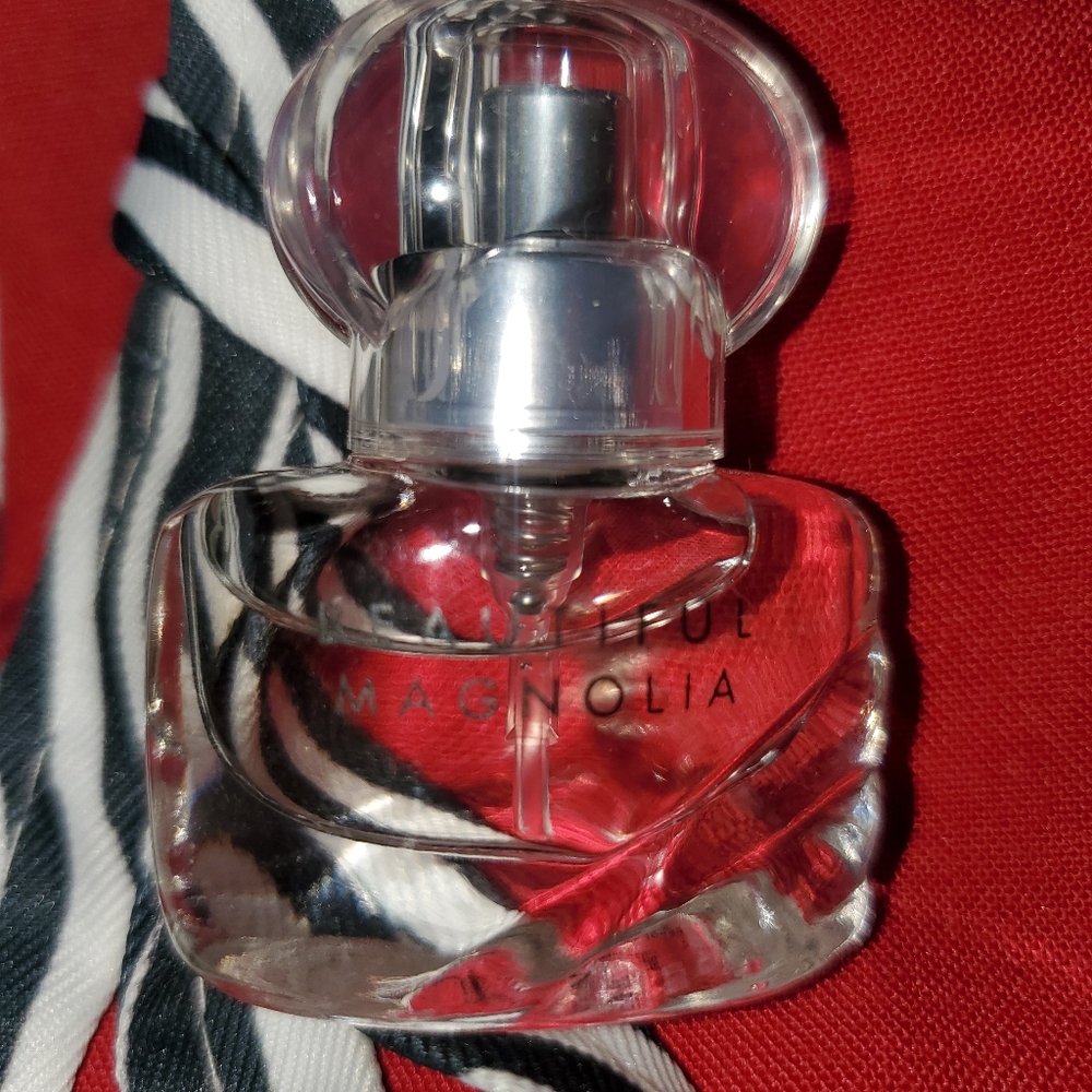 Women's Perfume (BEAUTIFUL MAGNOLIA) By Estee Lauder